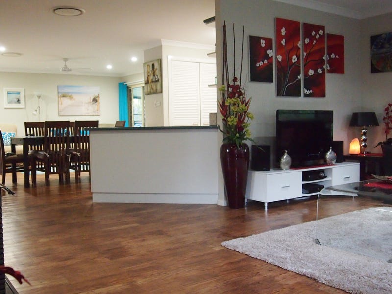 New Price!!!  Beautiful Home, 10
