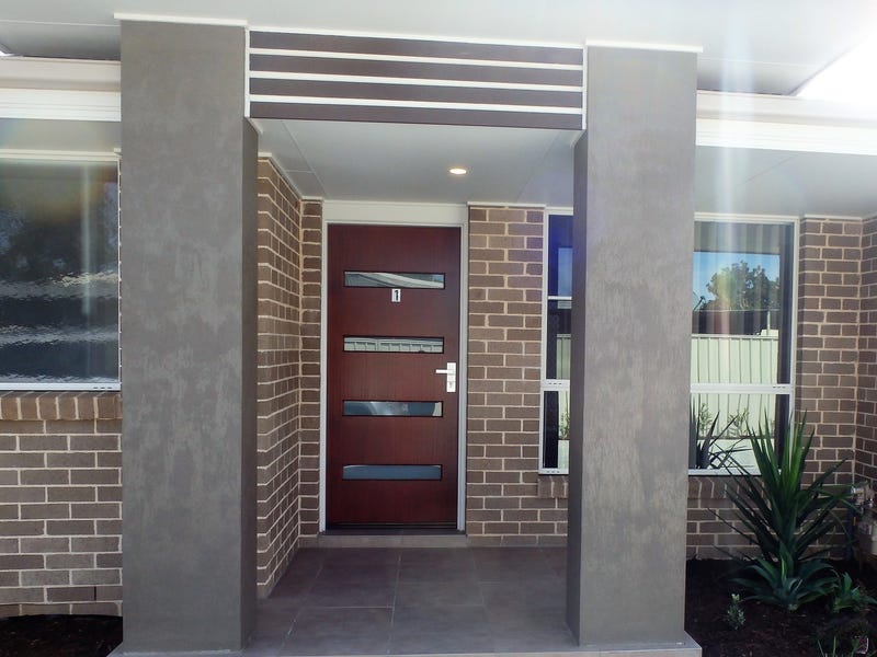 Recently built modern unit offers 2
