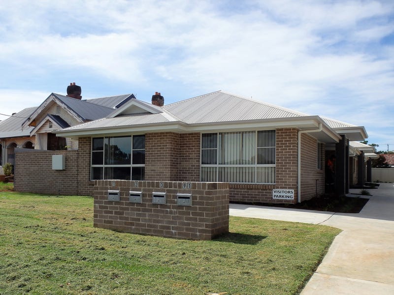 Recently built modern unit offers 4
