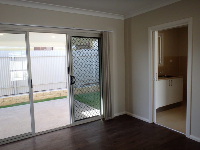 Recently built modern unit offers 9