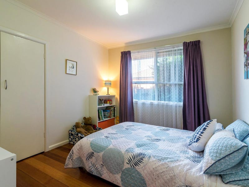 Immaculate Family Home 10