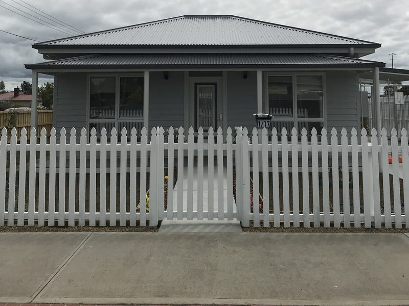 FULLY RENOVATED STRATA TITLE QUALITY UNIT