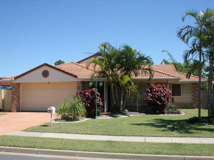 Roomy house with pool