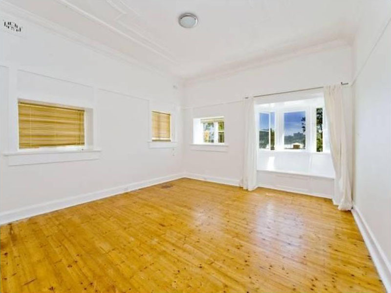 UNDER CONTRACT: PRIME LOCATION OPPOSITE BEACH WITH VIEWS AND ROOFTOP – 920k – CAMPBELL PDE – FRONT APARTMENT