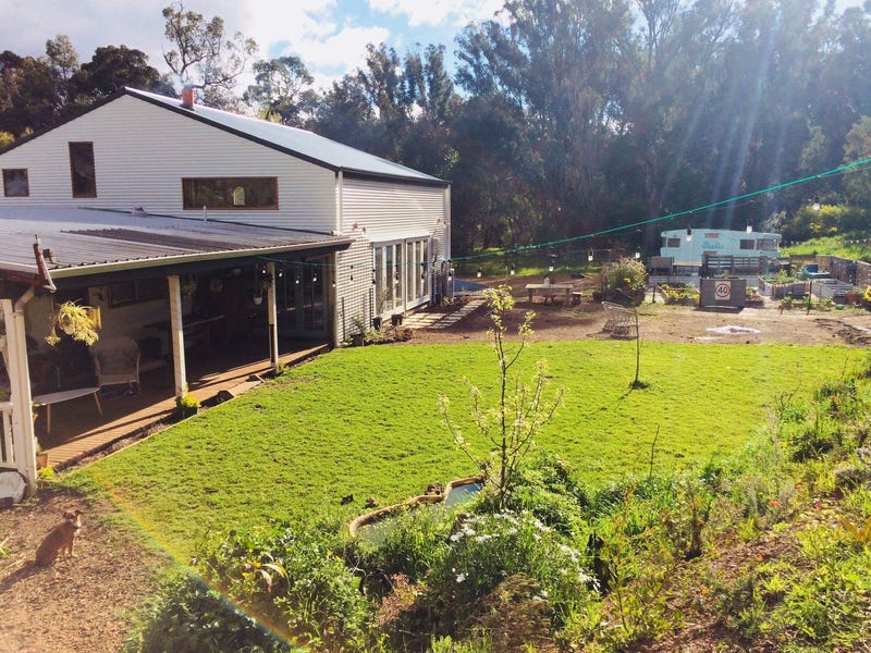 Escape to the Country- Lifestyle 2