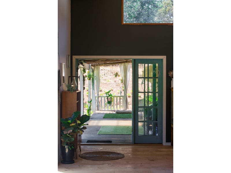 Escape to the Country- Lifestyle 10