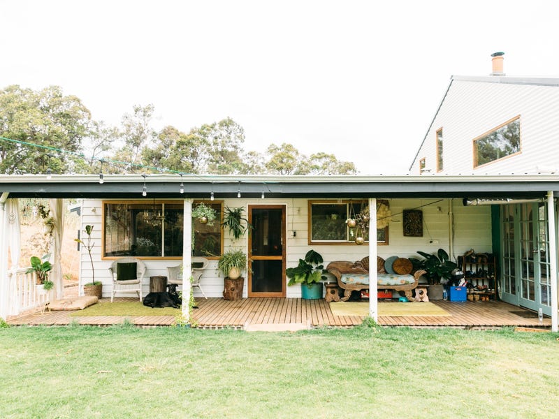 Escape to the Country- Lifestyle 24