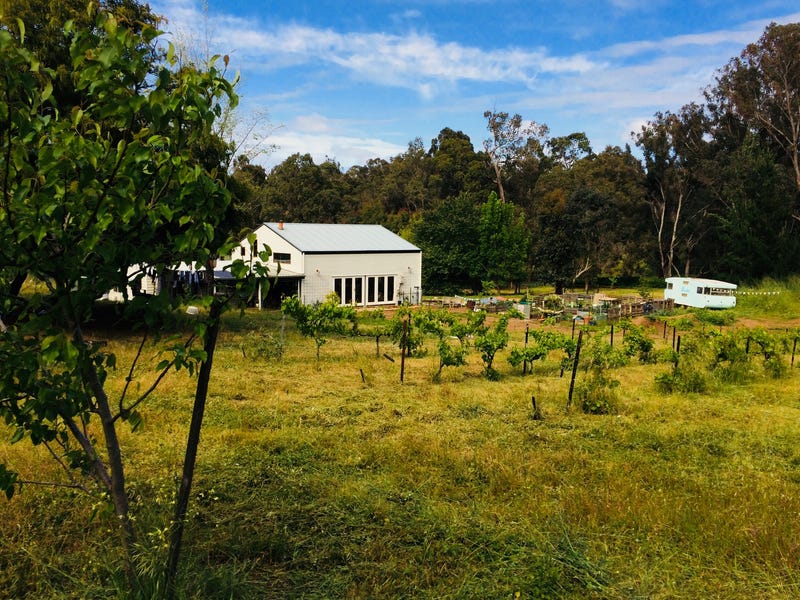 Escape to the Country- Lifestyle 30