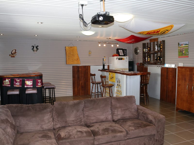 Large family home with beautiful 34