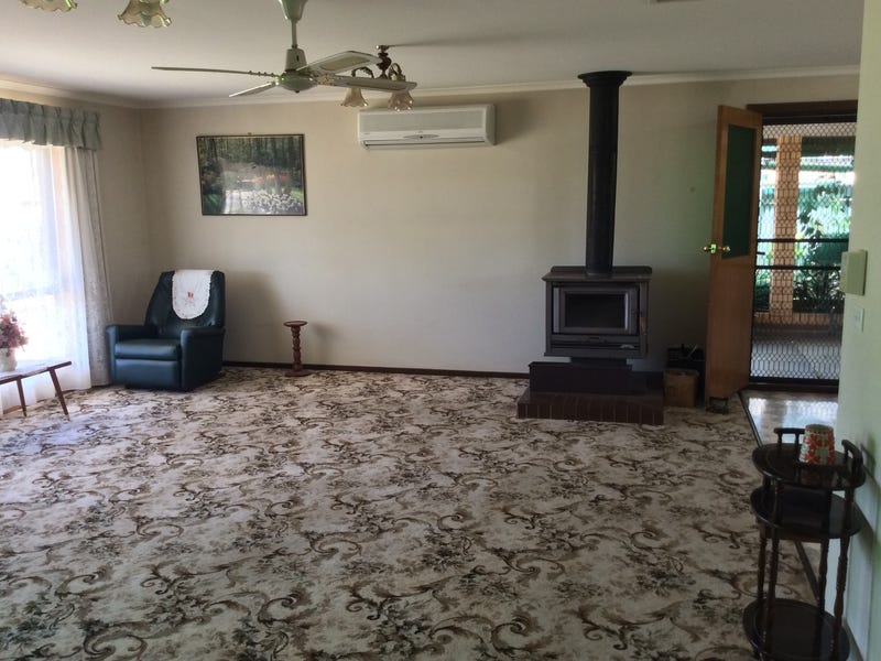 Lovely 4 bedroom Family Home 4
