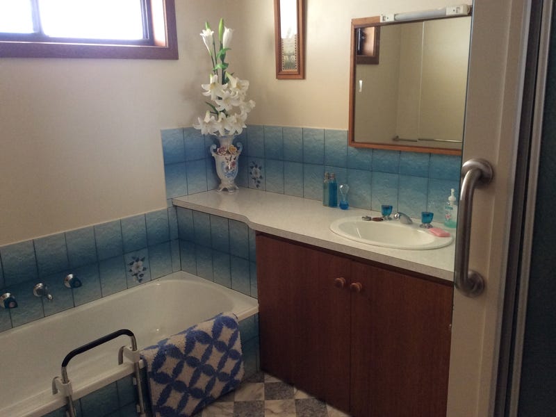 Lovely 4 bedroom Family Home 5