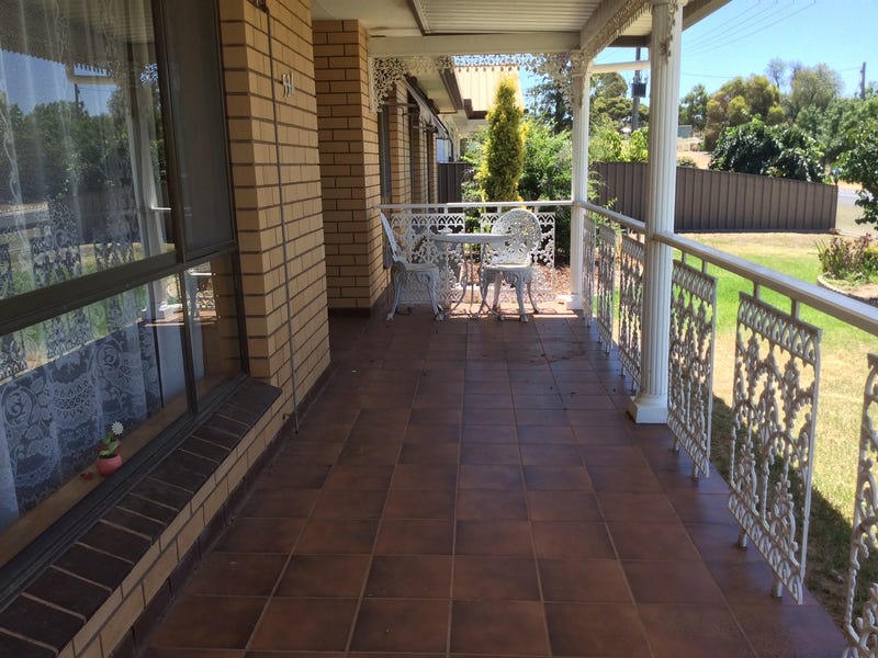 Lovely 4 bedroom Family Home 10