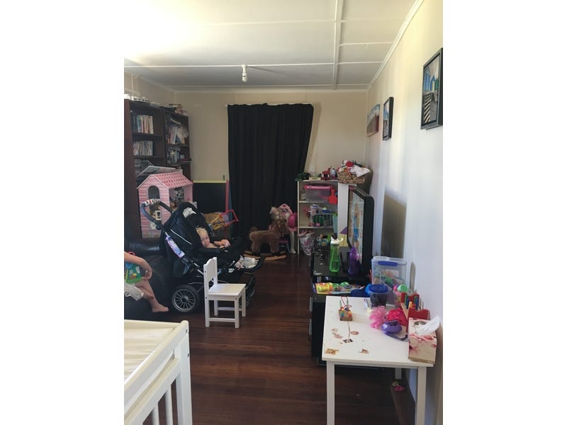 Large Renovated Family Home 18