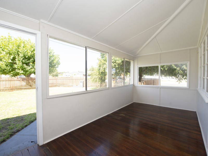 Freshly renovated gem close to 11