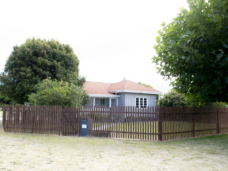 Freshly renovated gem close to 12