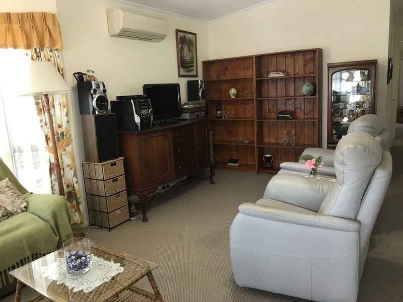 3-bedroom house just a short 5