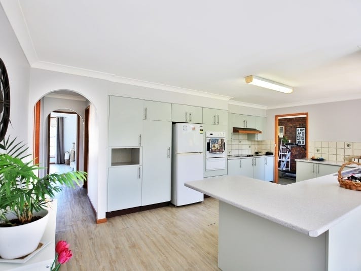 Small, beautiful  family home 7