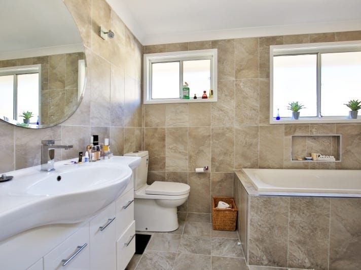 Small, beautiful  family home 8
