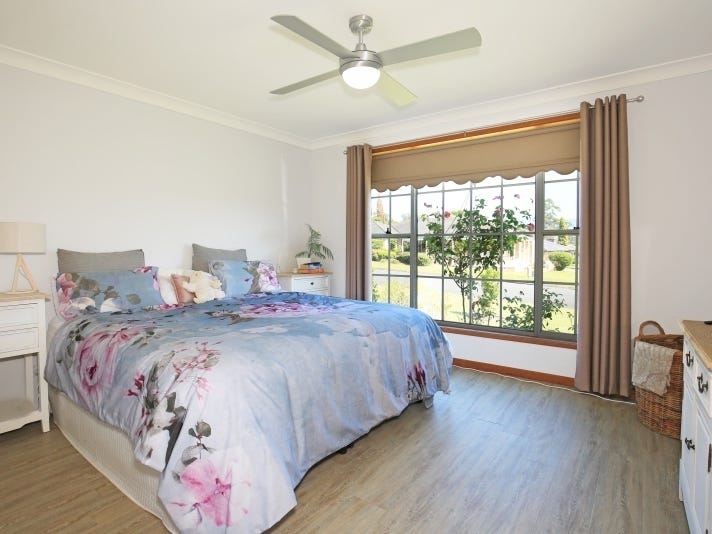 Small, beautiful  family home 15