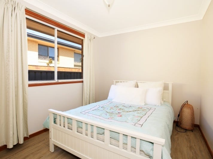 Small, beautiful  family home 16