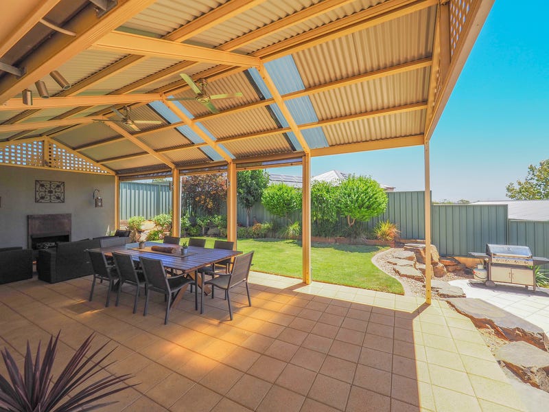 Family Entertainer in perfect location 7