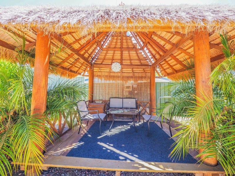 Family Entertainer in perfect location 10