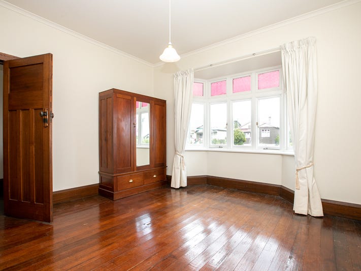 Great Location and Lots of 10