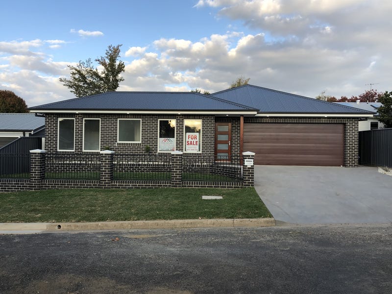 Executive home close to CBD