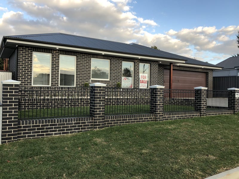 Executive home close to CBD 3
