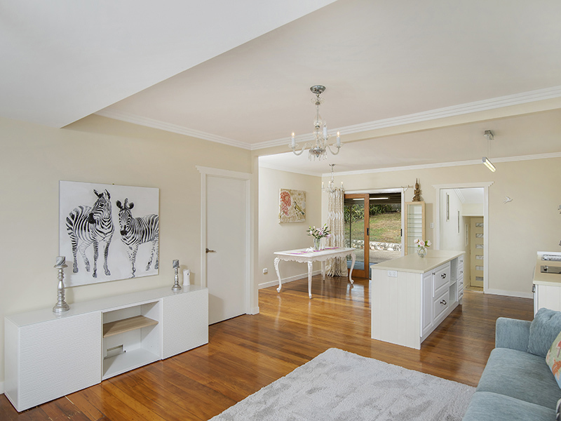 Renovated home close to the bay……