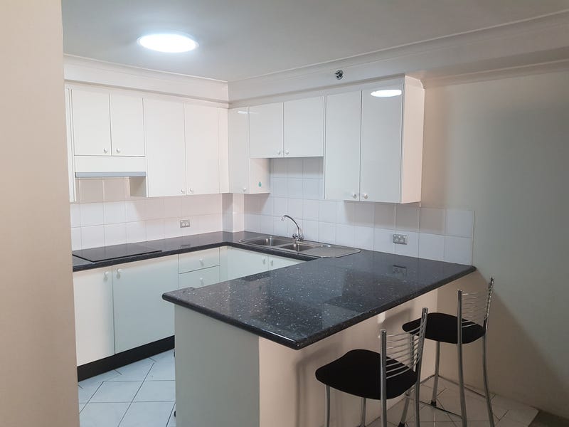 Contemporary Living in Astoria Tower 7