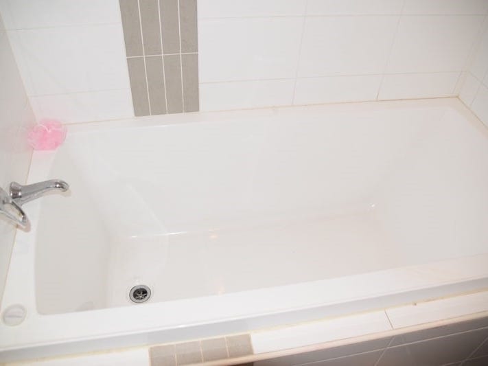 Modern 3 Bed Vacant Possession 9