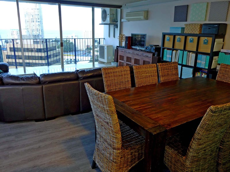 Huge three bedroom waterfront apartment 7