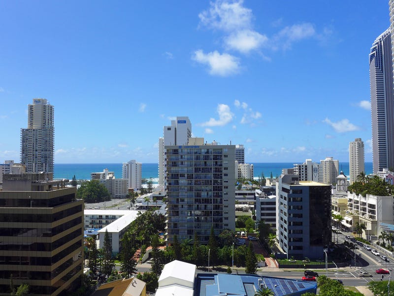 Huge three bedroom waterfront apartment 22