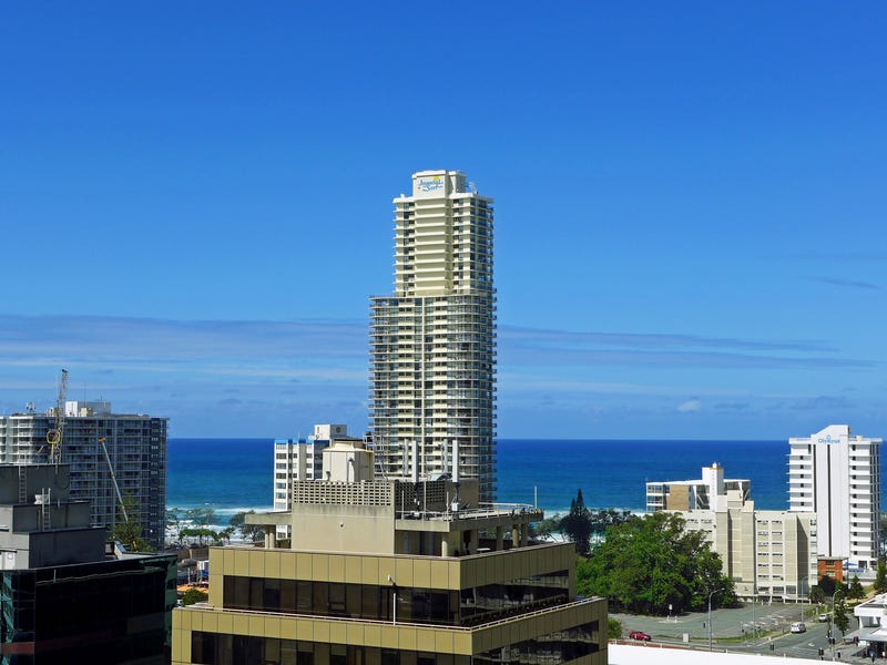 Huge three bedroom waterfront apartment 23