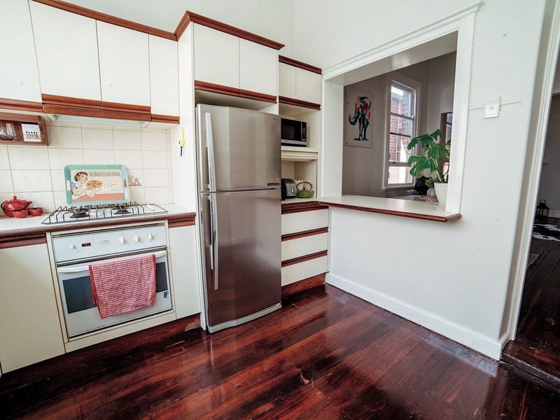 Spacious charm in the CBD 6