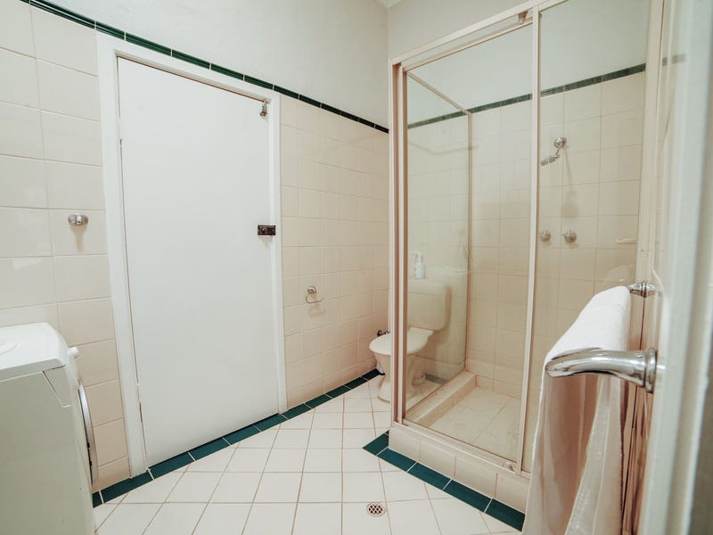 Spacious charm in the CBD 8