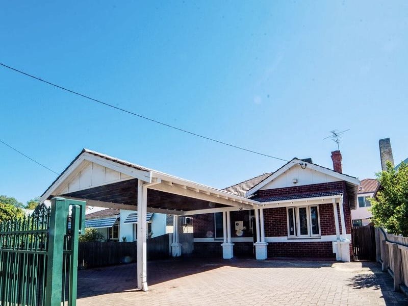 Spacious charm in the CBD 10