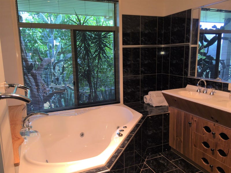 Country Lifestyle Retreat Close To 12