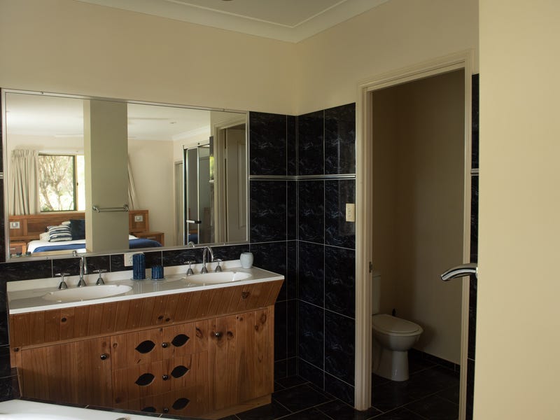 Country Lifestyle Retreat Close To 13