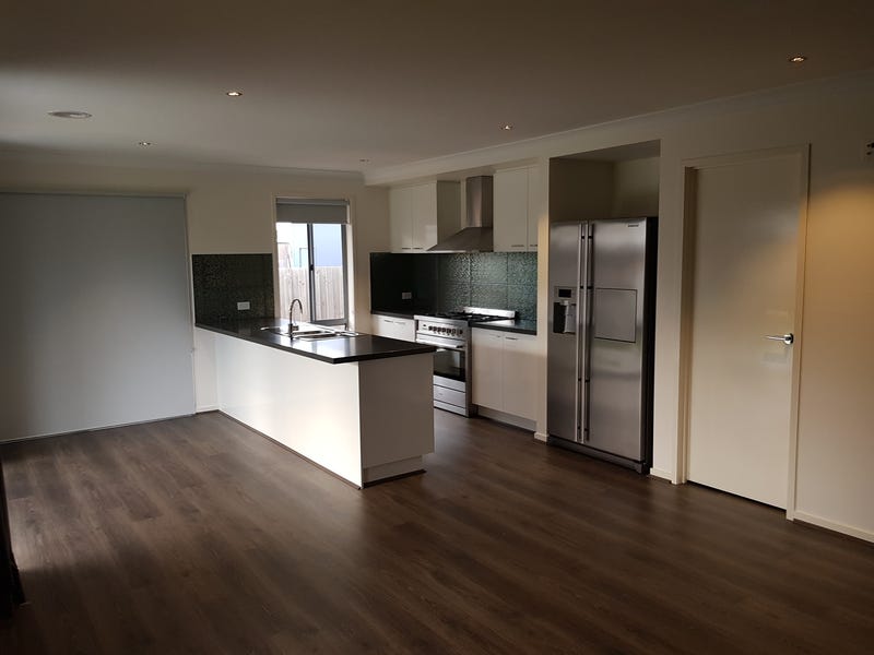 Modern low maintenance home 4