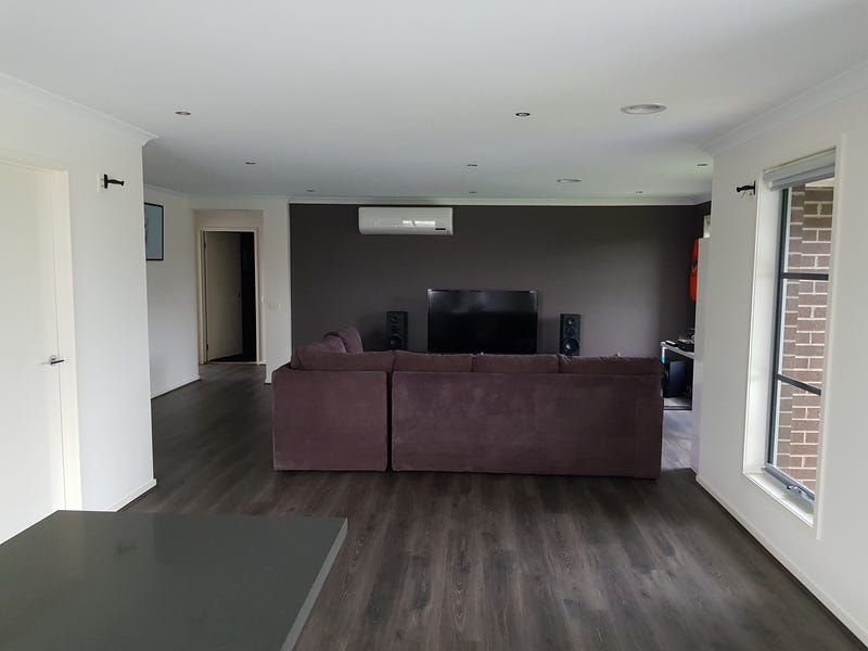Modern low maintenance home 9