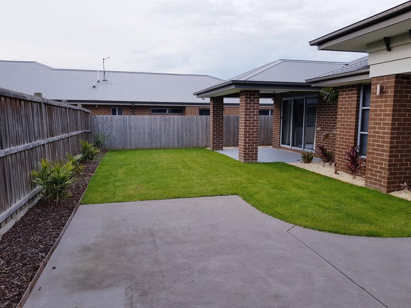 Modern low maintenance home 12
