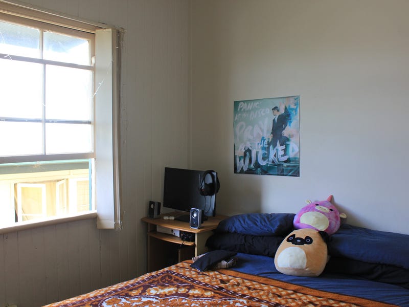 Character Home in Northgate – 7