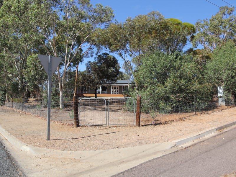 Lifestyle Property with Views nestled in Quaint country community
