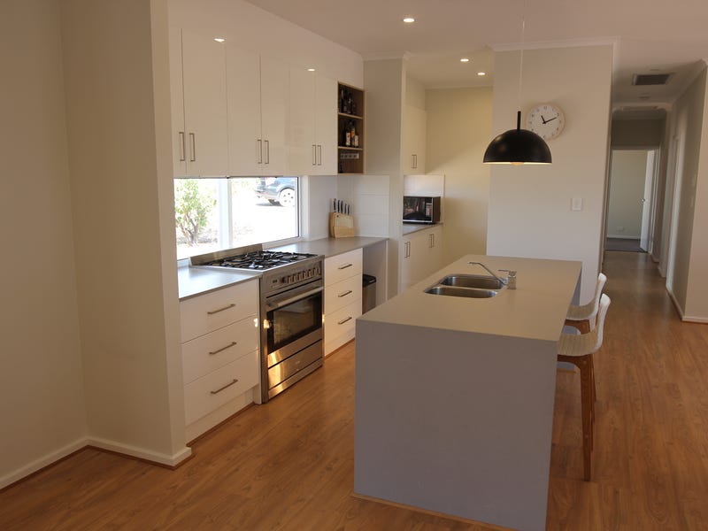Lifestyle Property with Views nestled 5