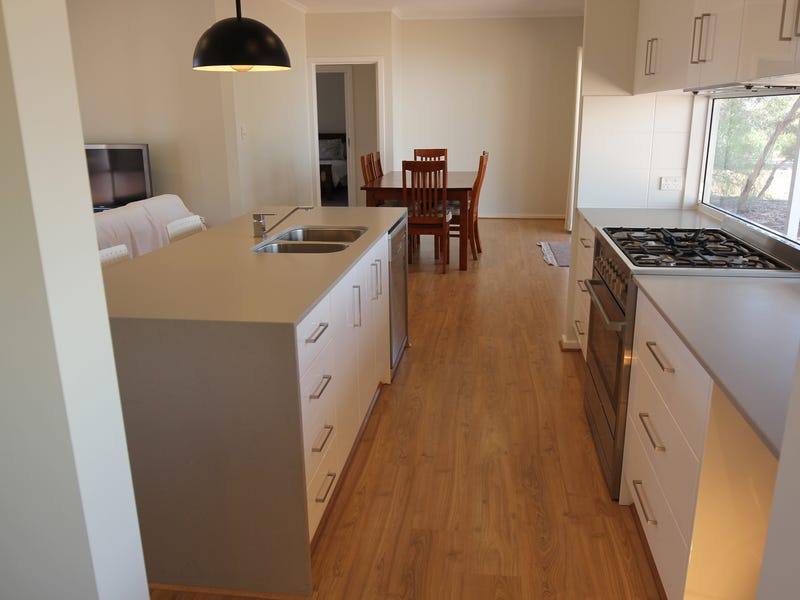 Lifestyle Property with Views nestled 9