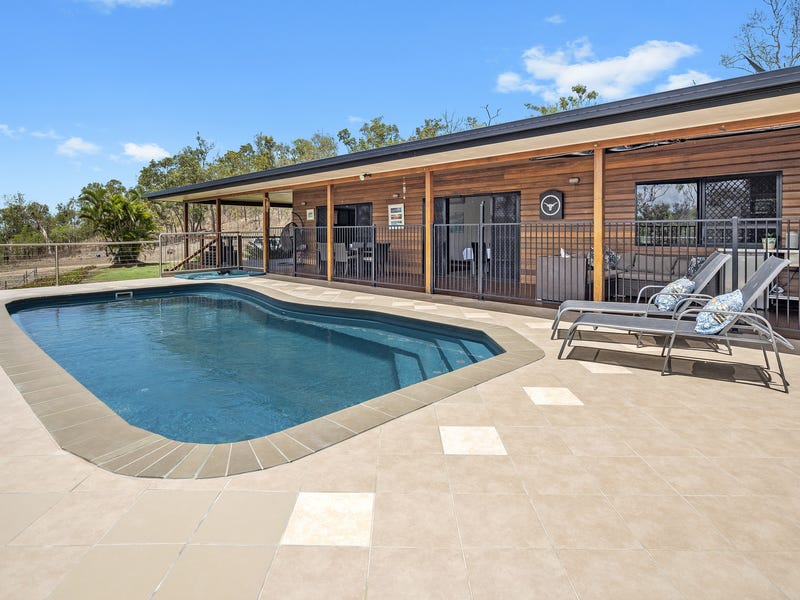Rare 8 Acre Whitsunday Lifestyle 2