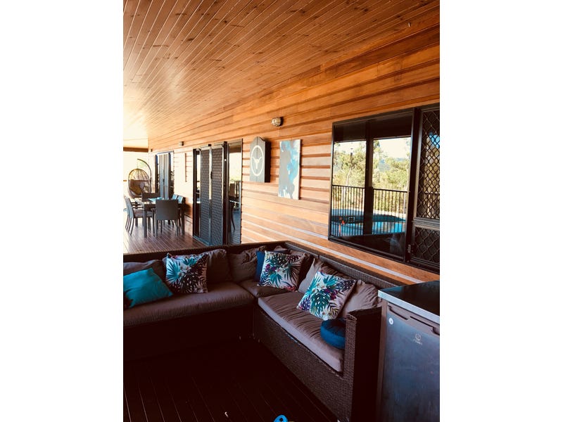 Rare 8 Acre Whitsunday Lifestyle 17