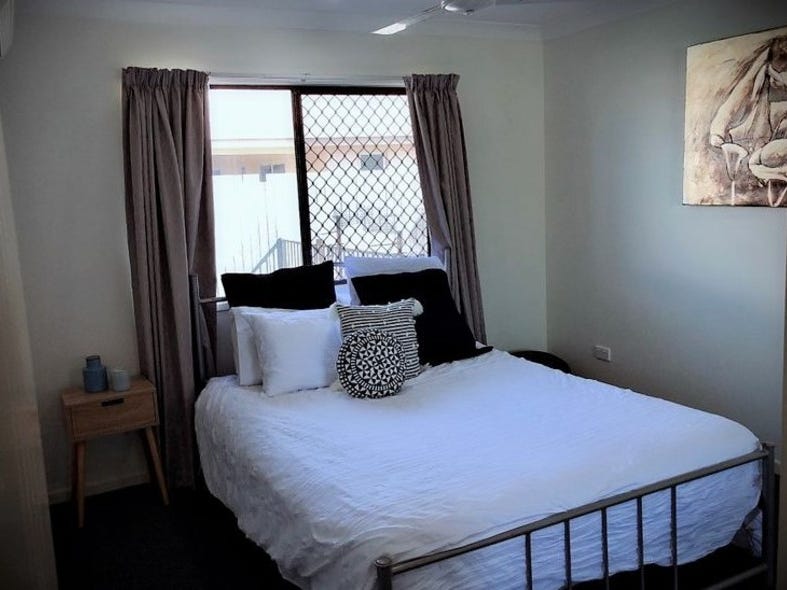Beautiful family home located close 17